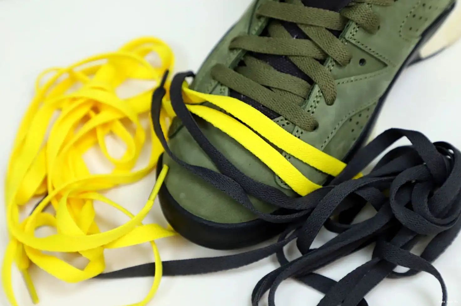 X TRAVIS Kimikick 'OLIVE' SCOTT AIR 6 RETRO JORDAN 0423